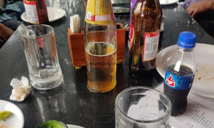 Laila Restuarant  Bar